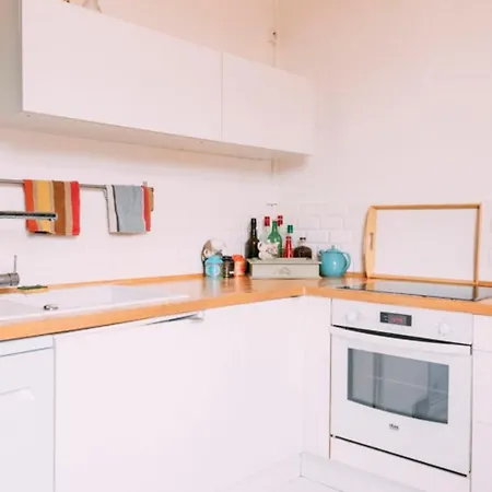 Superb Near Solferino Apartment